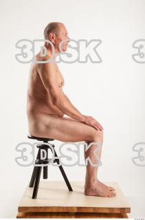 Sitting pose of nude Ed 0005